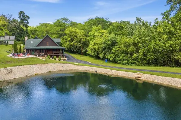 2105 N Elizabeth Scales Mound Road, ELIZABETH, IL 61028