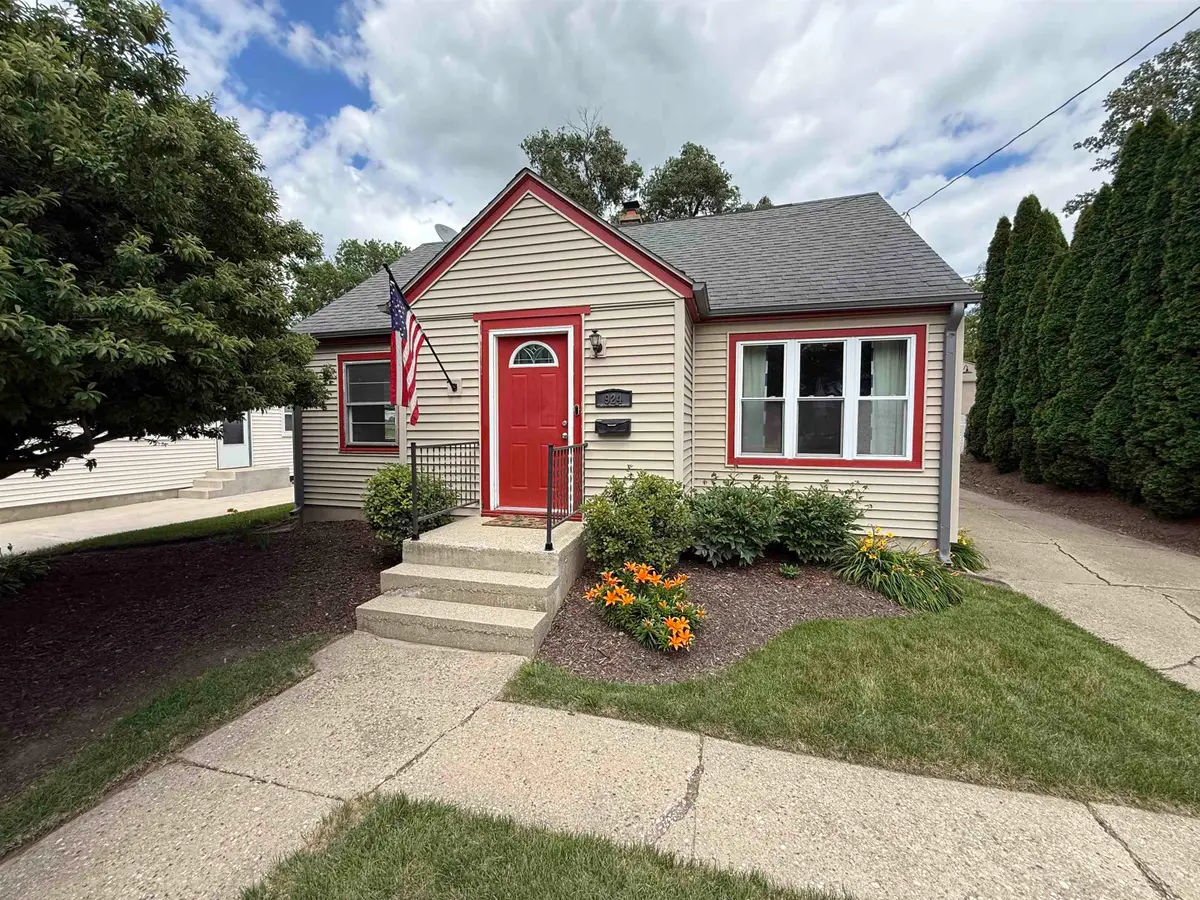 924 Peter Avenue, Rockford, IL 61108 - #1