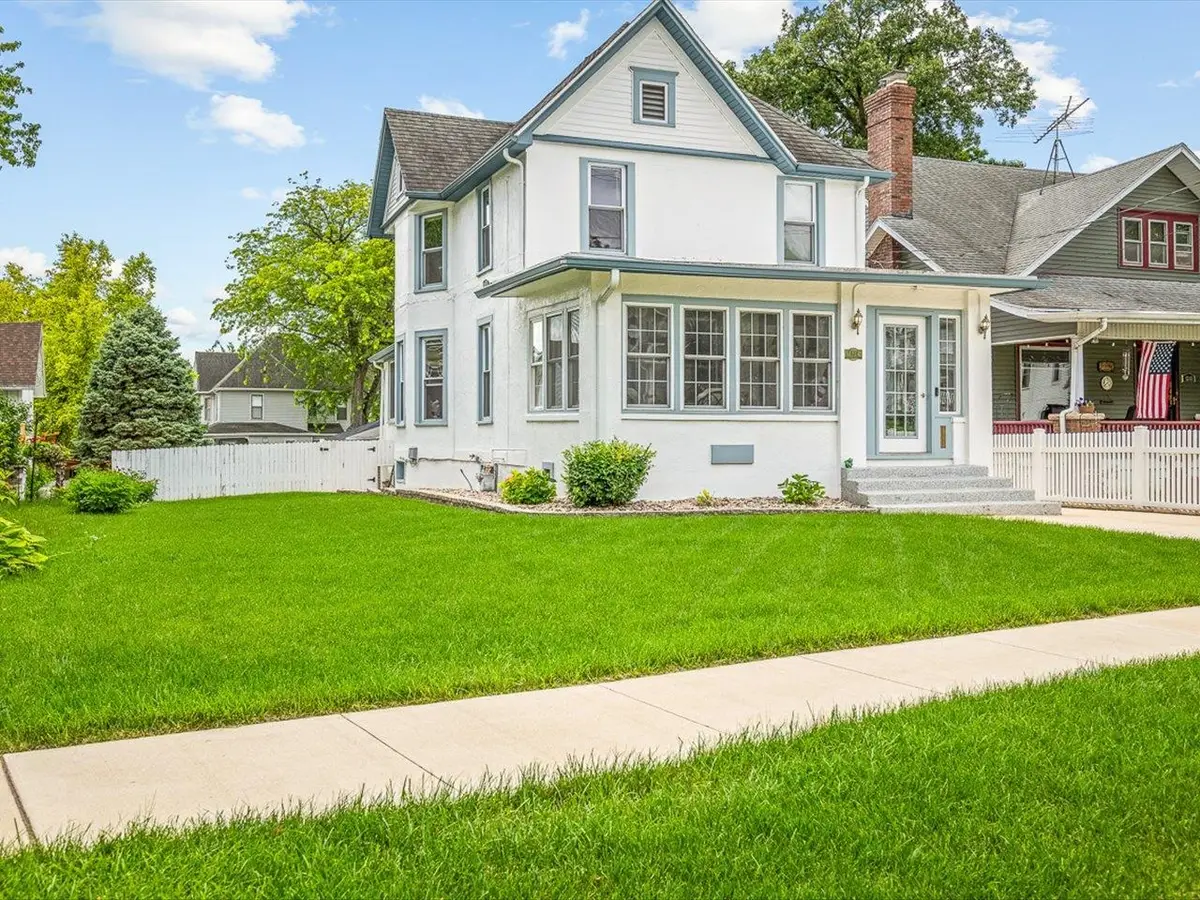 1239 W Lincoln Boulevard, Freeport, IL 61032 - #1