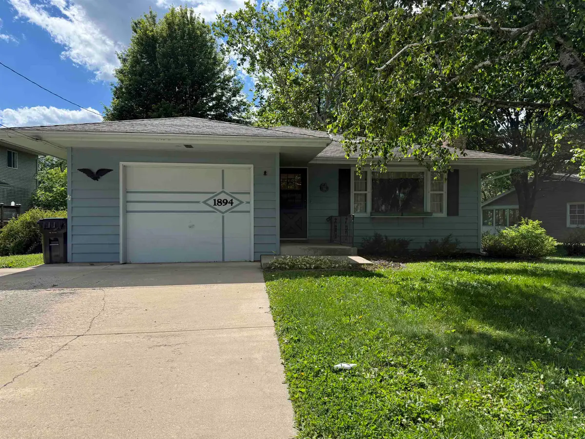 1894 N Ridge Drive, Freeport, IL 61032 - #1