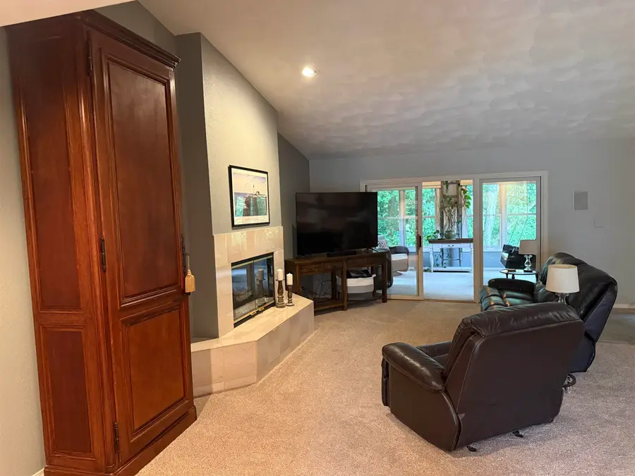 1944 W Mesa Drive, Freeport, IL 61032 - #3