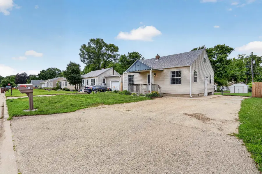 418 E Greenview Avenue, Machesney Park, IL 61115 - #3