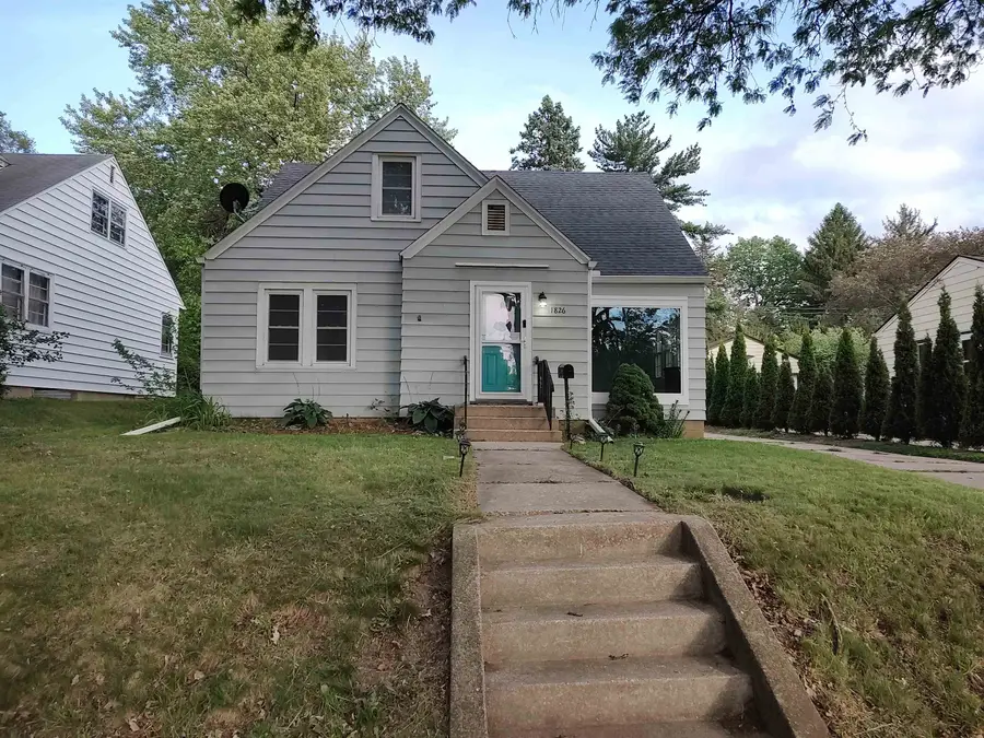 1826 Ohio Parkway, Rockford, IL 61108 - #2