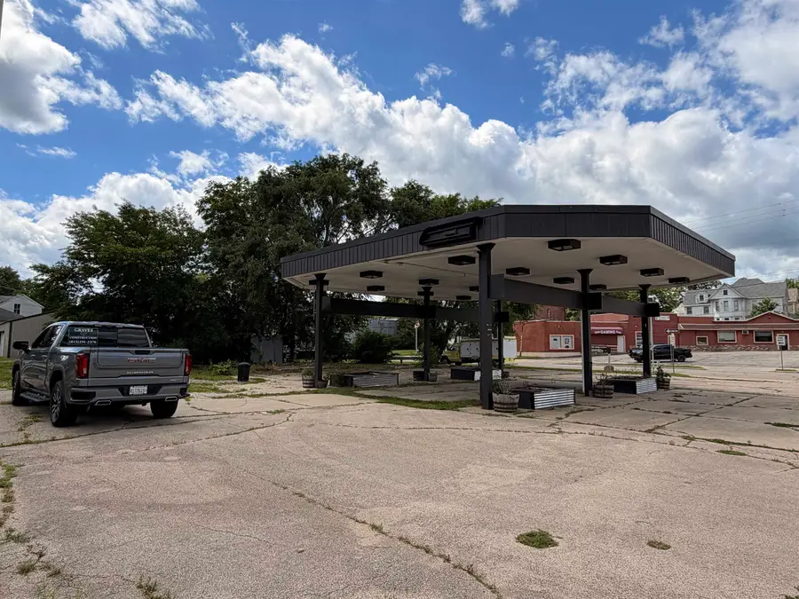 220 N Galena Avenue, Freeport, IL 61032 - #2