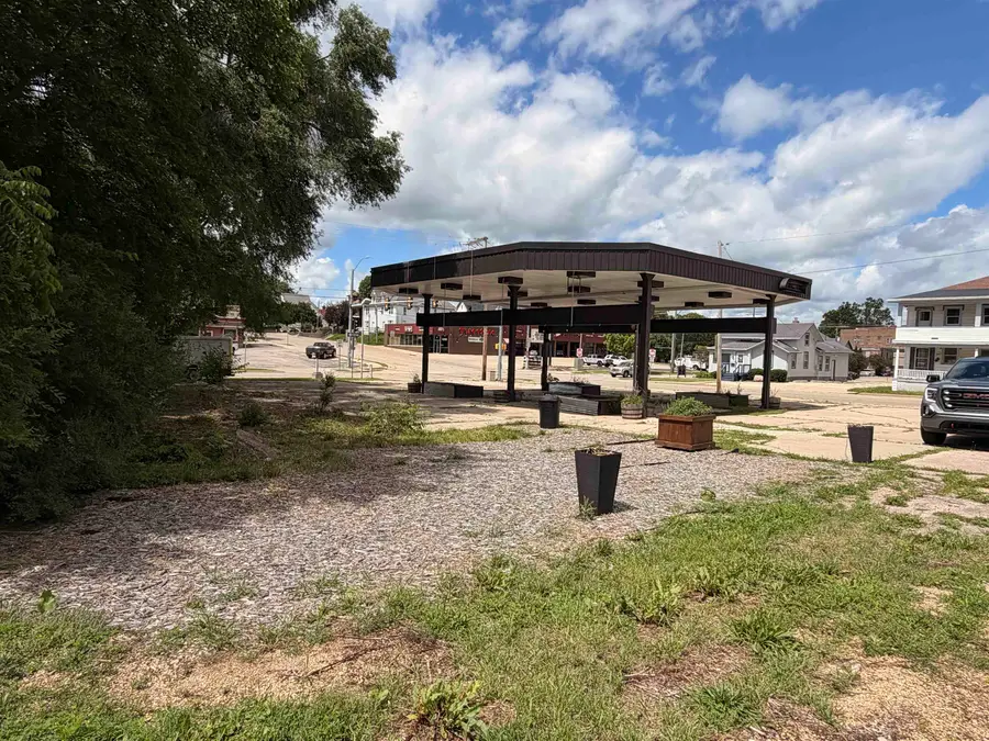 220 N Galena Avenue, Freeport, IL 61032 - #3