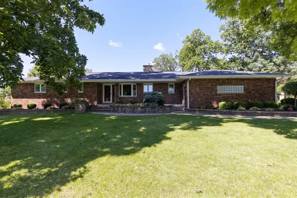 1048 N Blind Road, CHANA, IL 61015