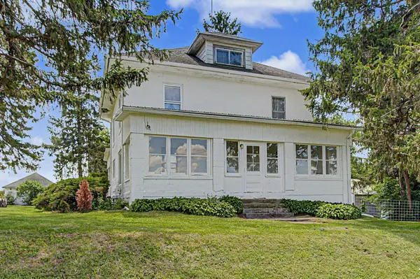 3139 E McConnell Road, DAKOTA, IL 61018