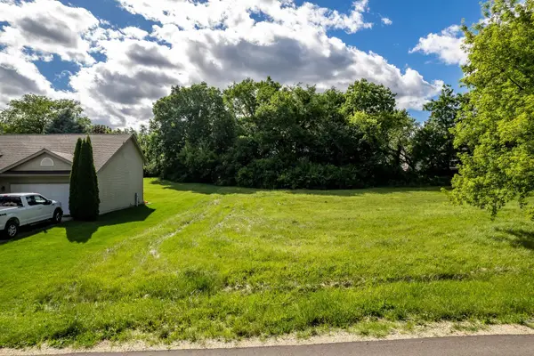110 SE Heath Cliff Drive, POPLAR GROVE, IL 61065