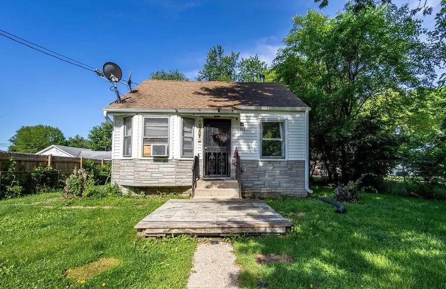 301 Vincent Avenue, Rockford, IL 61102 - #2