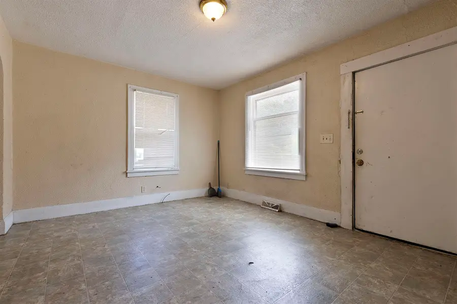 817 Lapp Court, Rockford, IL 61101 - #3