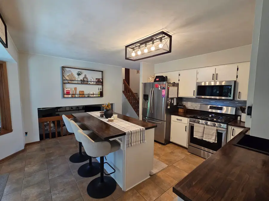 1301 Armstrong Avenue, Rockton, IL 61072 - #3