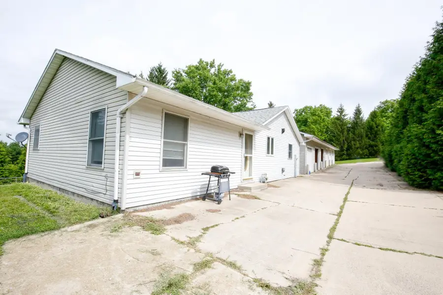 910 Stoney Point Road, Dixon, IL 61021 - #2