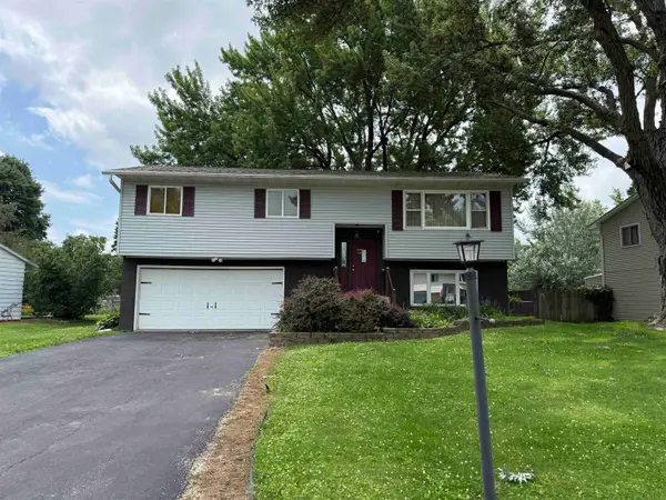 2015 W Revere Street, FREEPORT, IL 61032