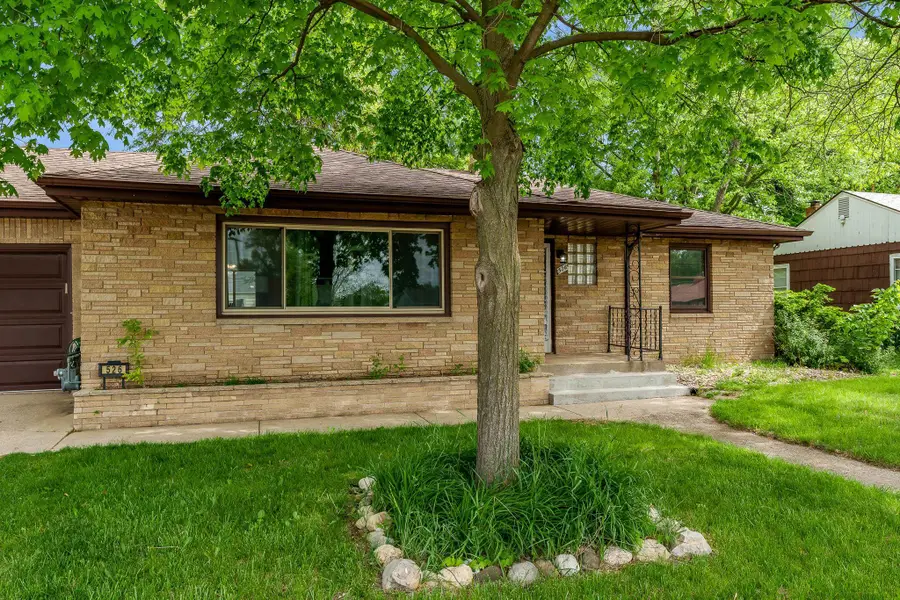526 E RIVERSIDE Boulevard, Loves Park, IL 61111 - #3