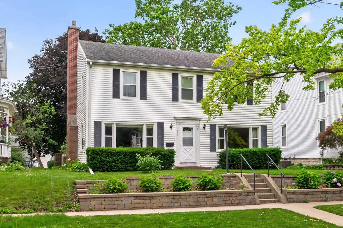 905 S Hennepin Avenue, Dixon, IL 61021 - #1