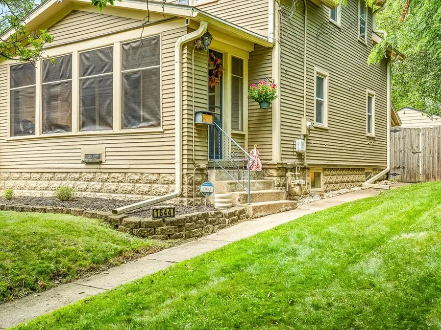 1644 Oakes Avenue, Rockford, IL 61107 - #2