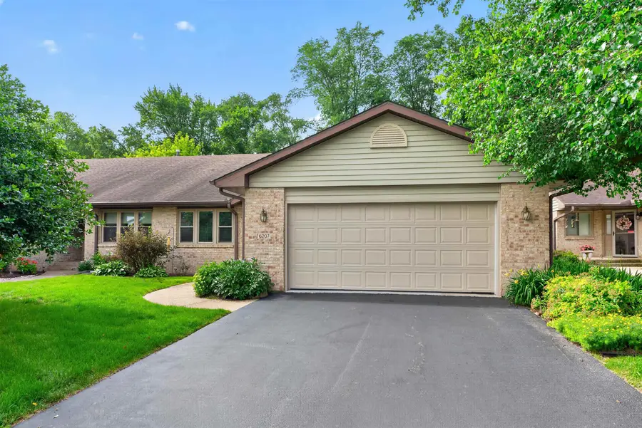 6207 CARRIAGE GREEN Way, Rockford, IL 61108 - #2
