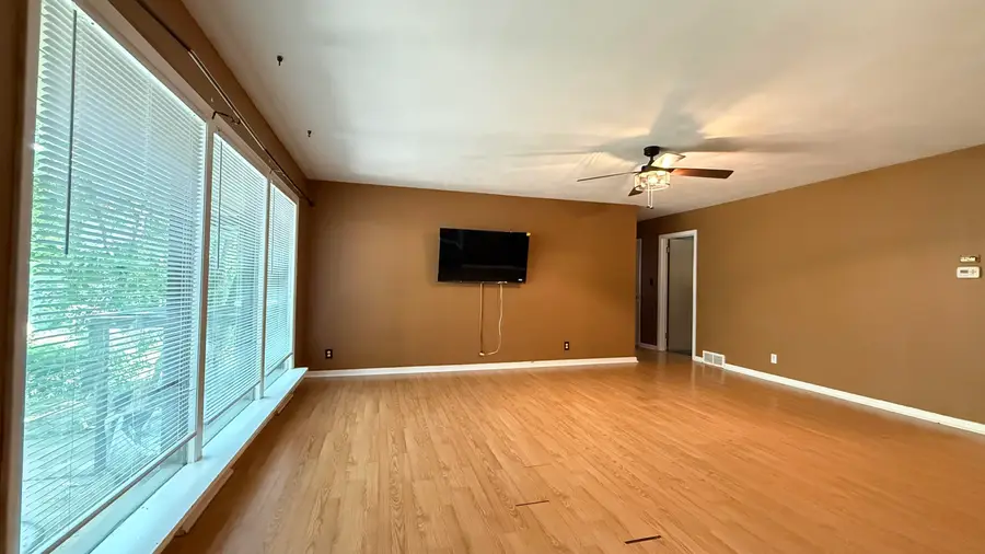 421 Warren Drive, Rockford, IL 61107 - #2