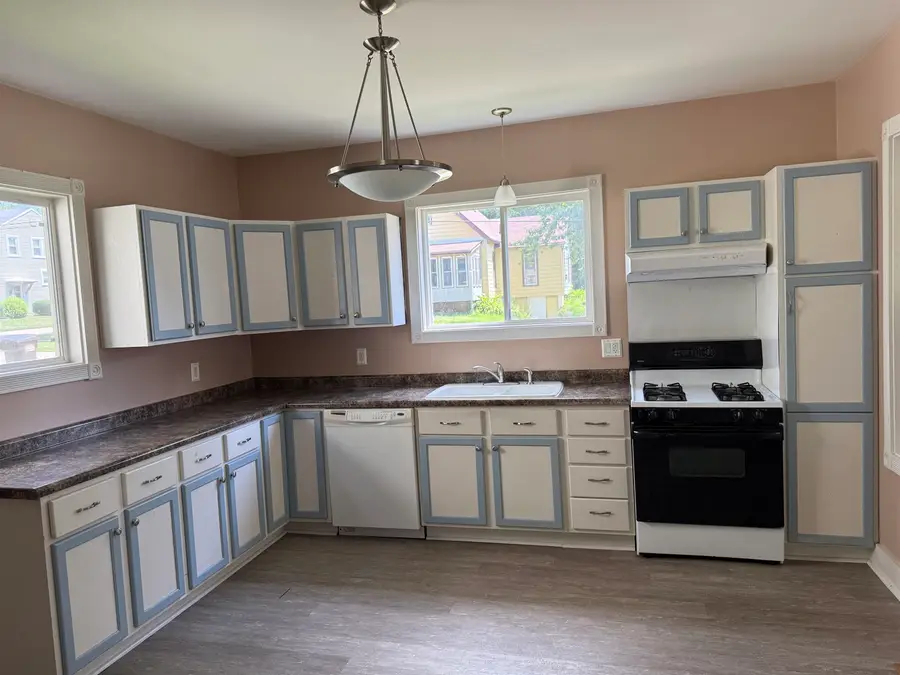 528 S Harlem Avenue, Freeport, IL 61032 - #3