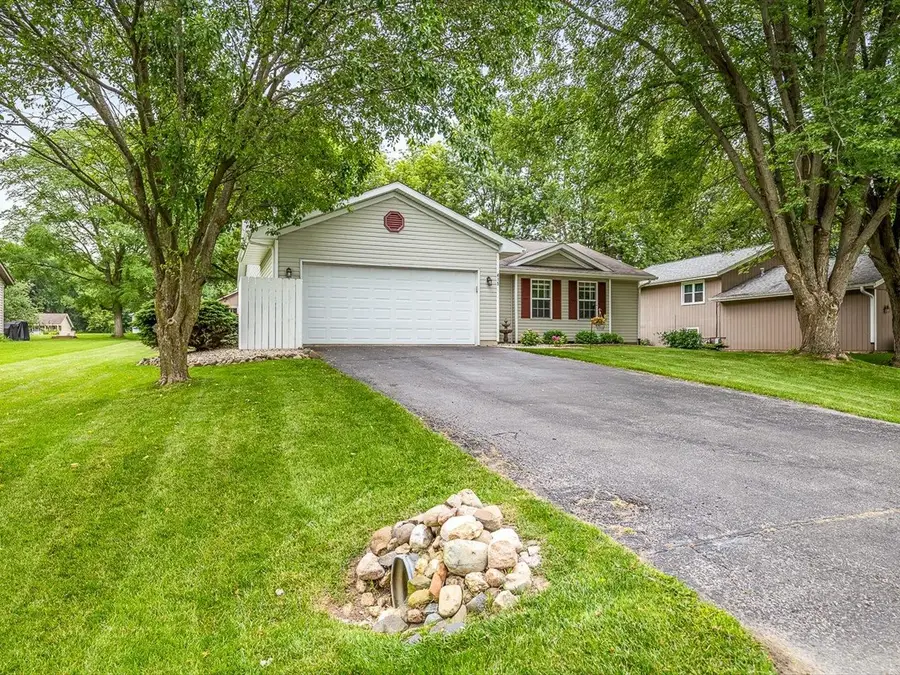 415 Staffordshire Drive, Poplar Grove, IL 61065 - #2