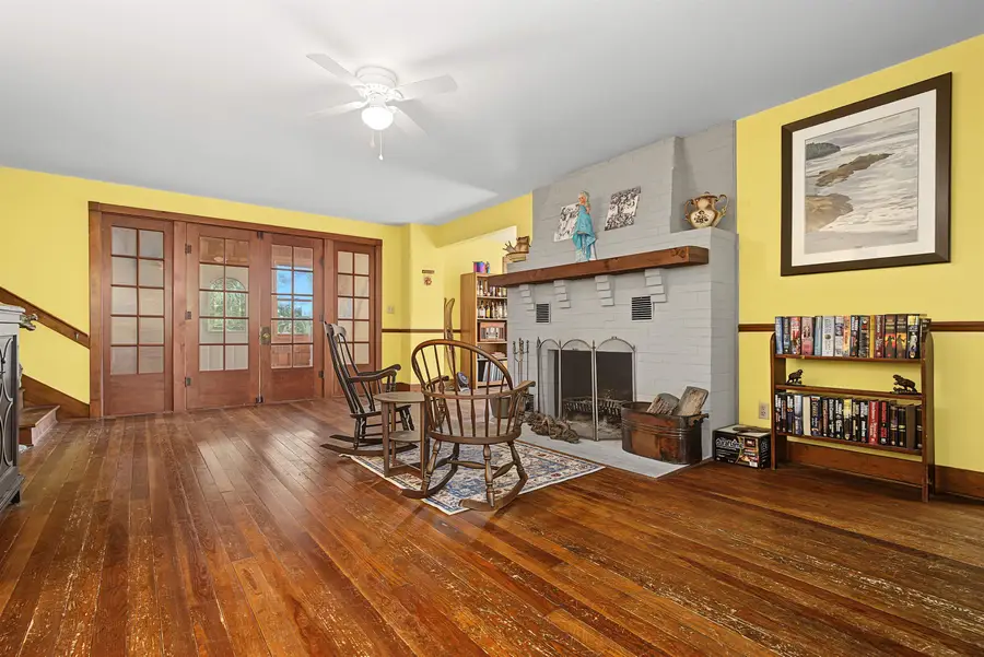 652 US Highway 20 E, Elizabeth, IL 61028 - #2