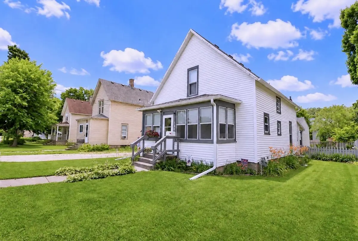 130 S Adams Street, South Beloit, IL 61080 - #1