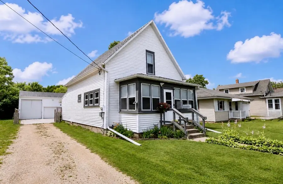 130 S Adams Street, South Beloit, IL 61080 - #2