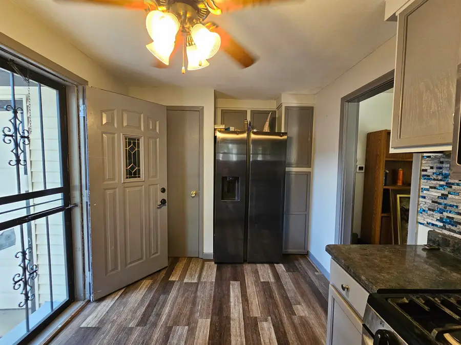 1911 Loomis Street, Rockford, IL 61102 - #3