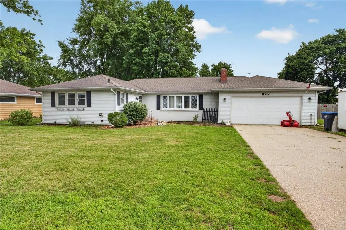 879 E Inman Parkway, Beloit, IL 53511 - #1