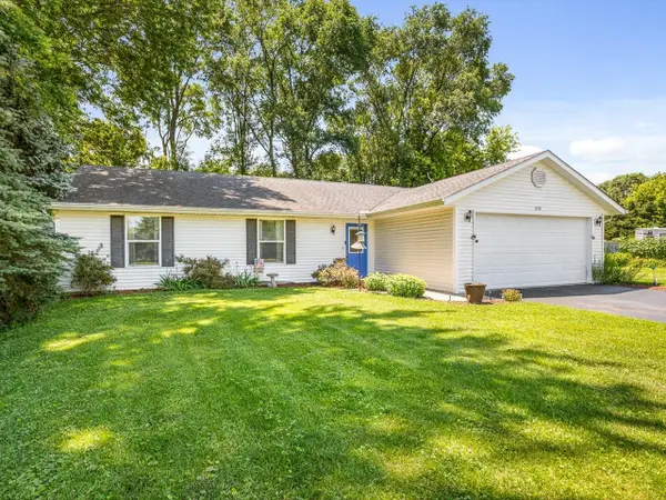 210 W Pacific Street, DAVIS JUNCTION, IL 61020