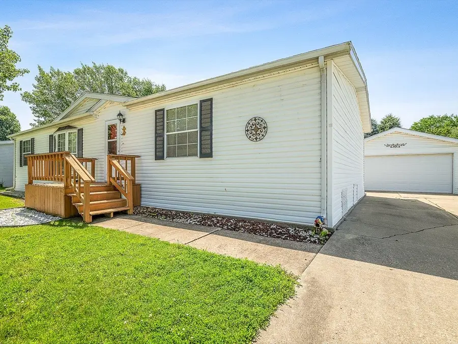 5409 Ebonywood Lane, Roscoe, IL 61073 - #3