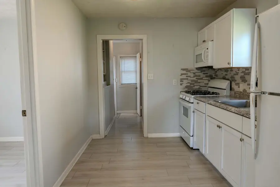 516 Clark Street, South Beloit, IL 61080 - #3