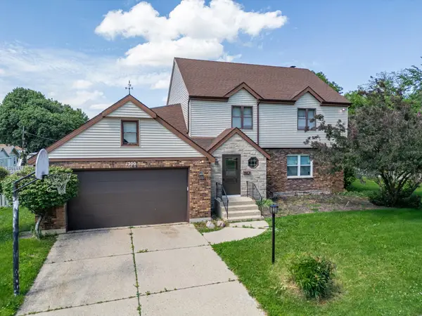 1300 Wolff Aven Avenue, ELGIN, IL 60123