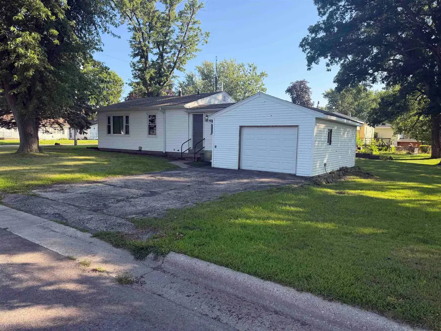 902 Hayes Avenue, South Beloit, IL 61080 - #2