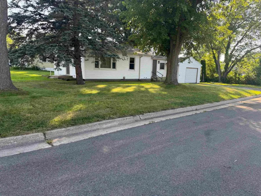 902 Hayes Avenue, South Beloit, IL 61080 - #3