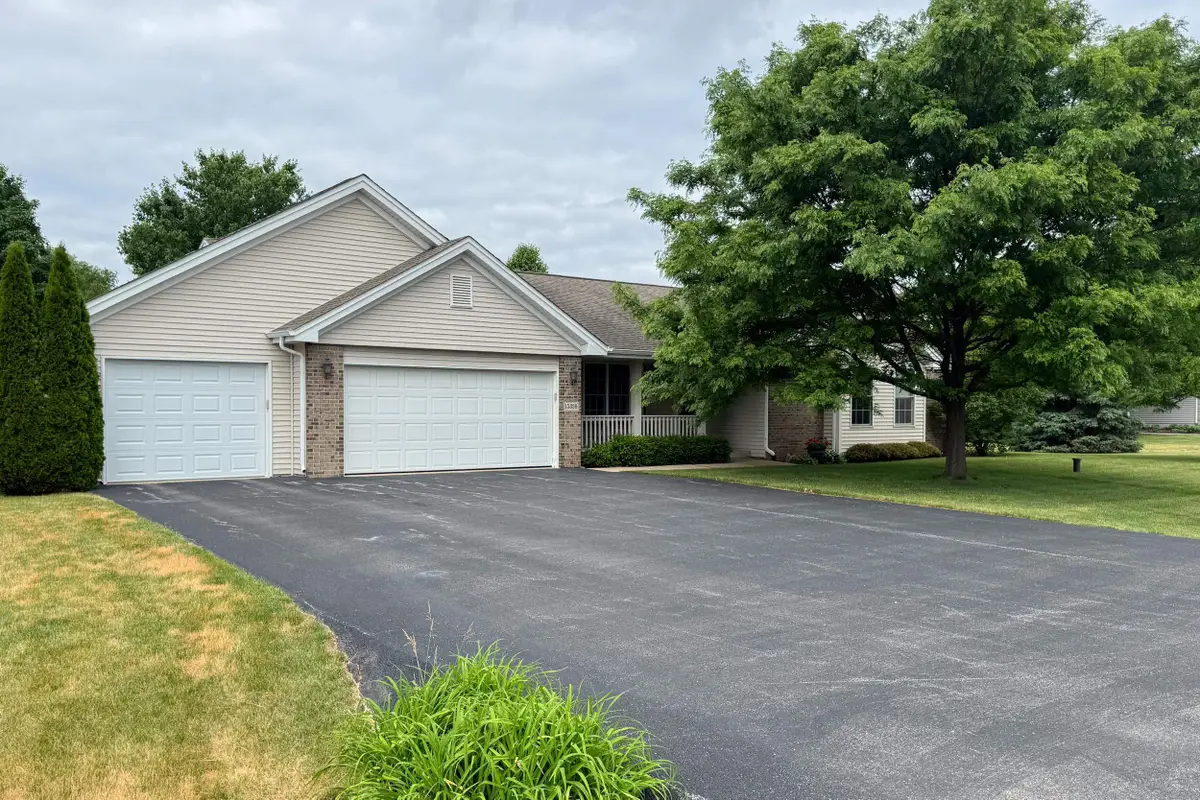 15328 WEDGEWOOD DR, South Beloit, IL 61080 - #1