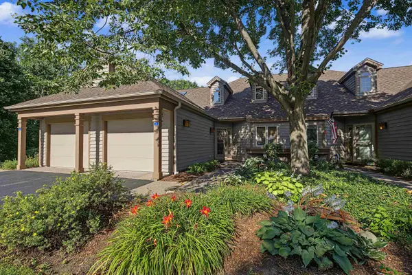 2 Rock Cove Lane, GALENA, IL 61036