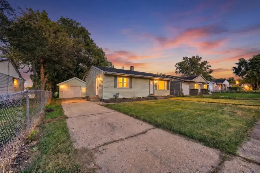 1510 W Winter Drive, Freeport, IL 61032 - #3