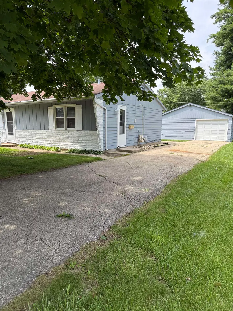 310 N Stewart Drive, Freeport, IL 61032 - #2