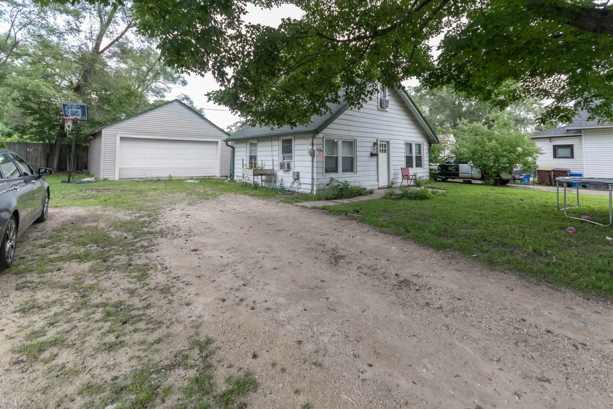 814 Brooke Avenue, Rockford, IL 61109 - #1