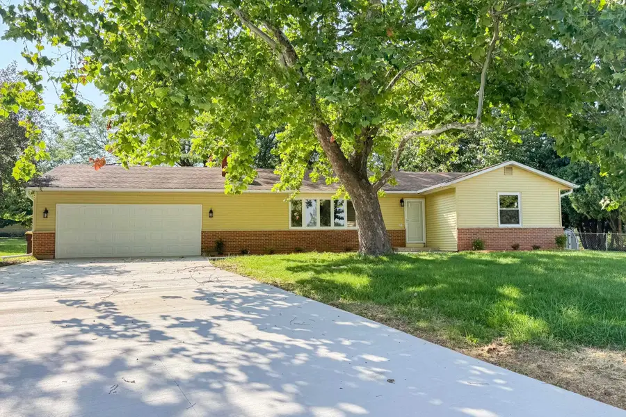 708 MISSION Court, Freeport, IL 61032 - #2