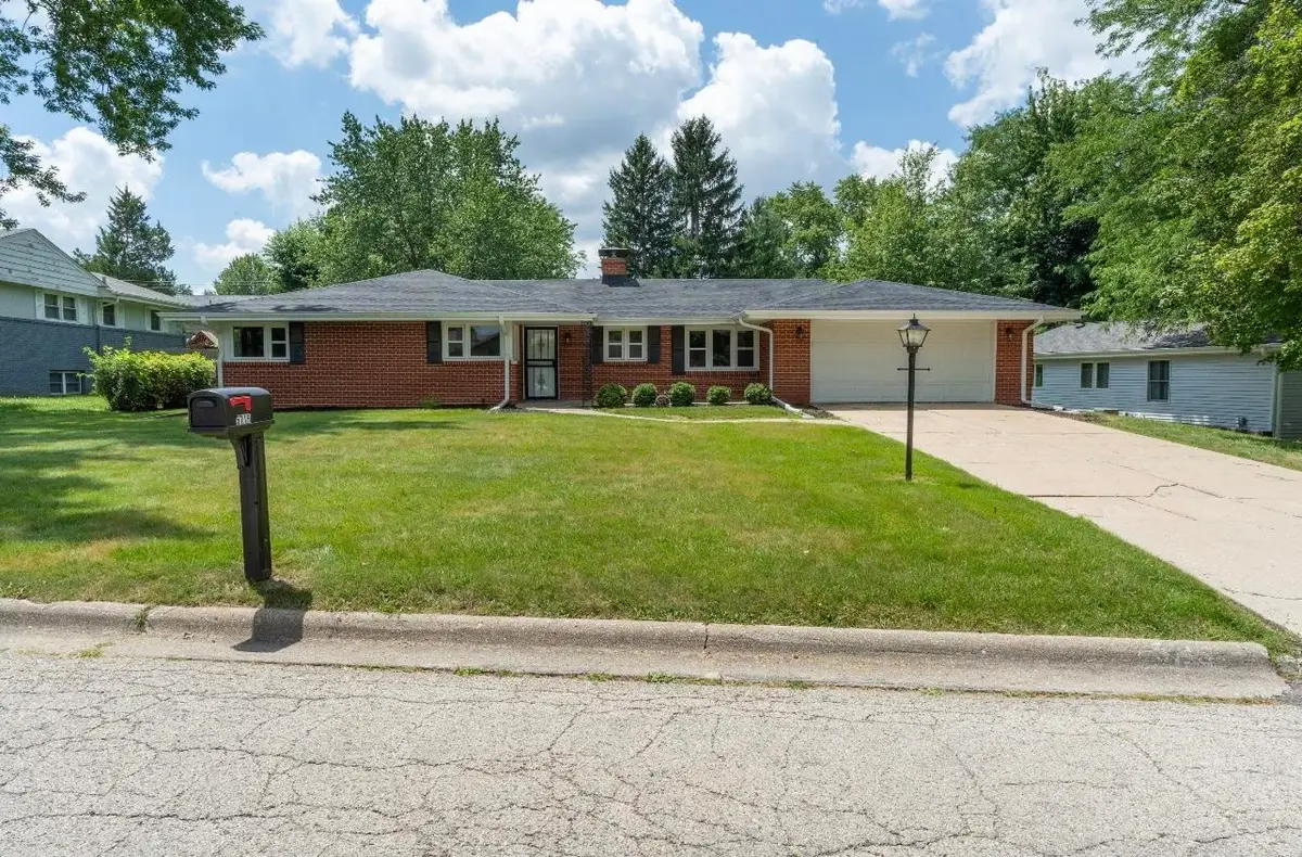 5715 KNOLLWOOD Road, Rockford, IL 61107 - #1