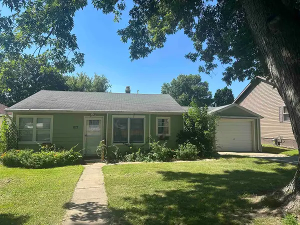 1717 LAWN Street, SAVANNA, IL 61074