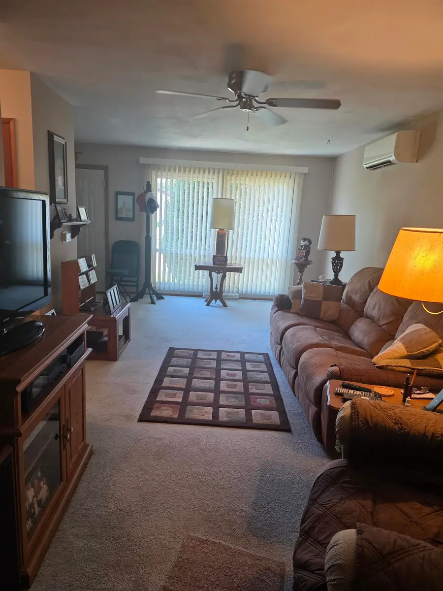 1402 Winter Drive, Freeport, IL 61032 - #3