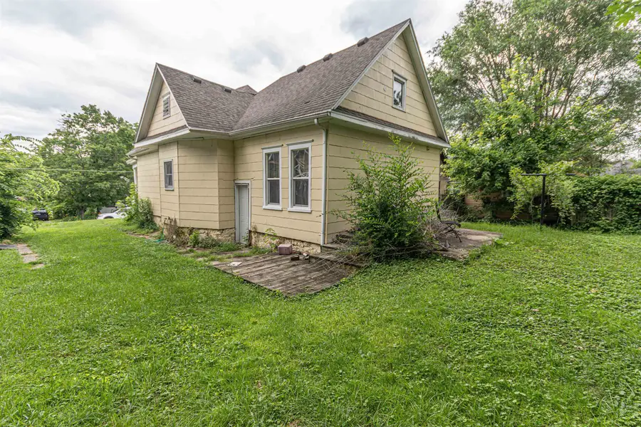 245 W Homer Street, Freeport, IL 61032 - #3