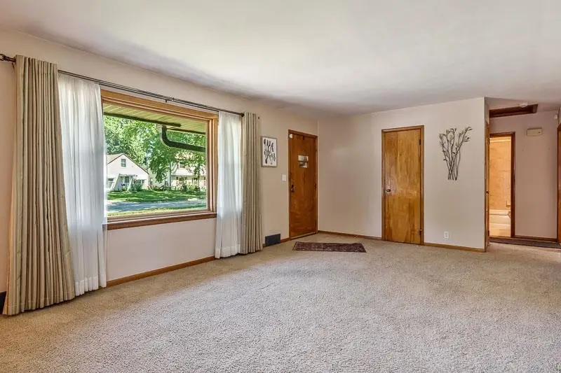 2328 Sharon Avenue, Rockford, IL 61103 - #3