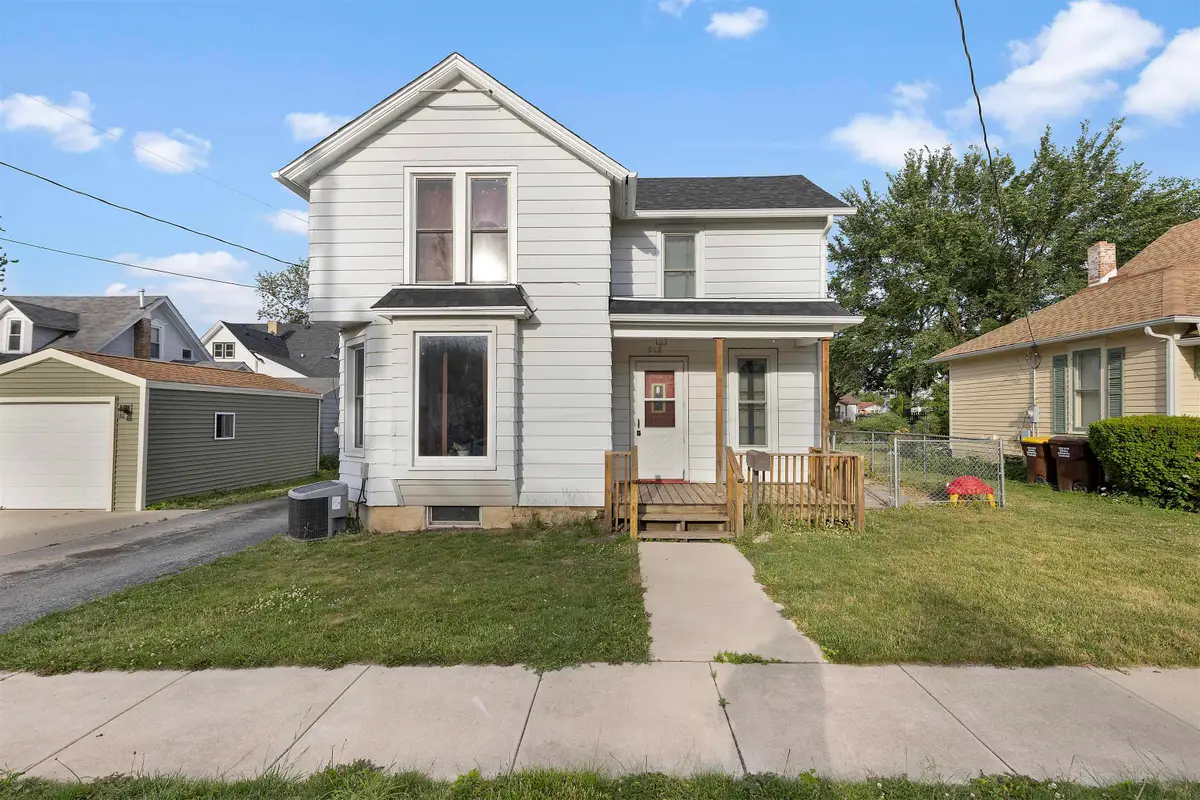 912 Fremont Street, Belvidere, IL 61008 - #1