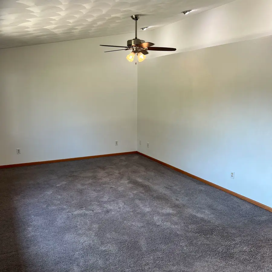 211 FOREST Drive, Kirkland, IL 60146 - #3