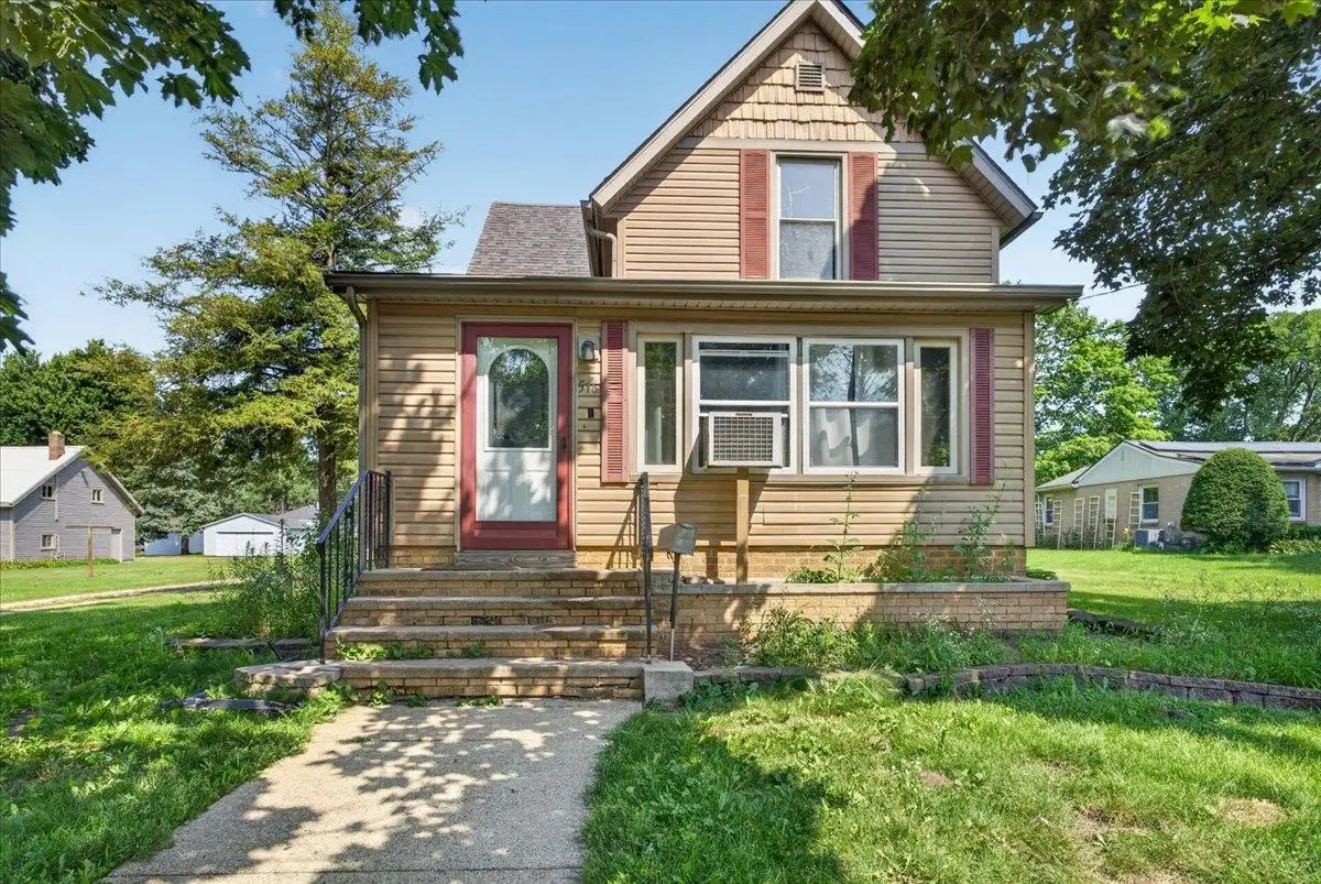 516 River Drive, Belvidere, IL 61008 - #1