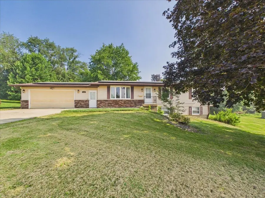 1114 Lynwood Court, Freeport, IL 61032 - #2